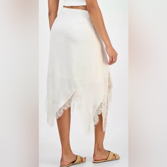 NWT Cream Lace & Satin Asymmetrical Slip Skirt Size Large - Picture 3 of 5